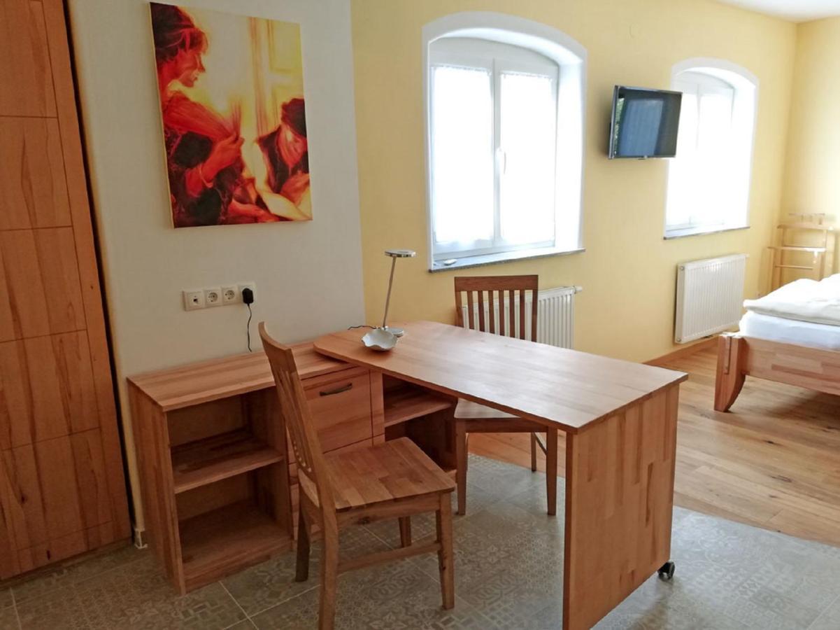 ホテル Haus Monti Maria Lanzendorf エクステリア 写真