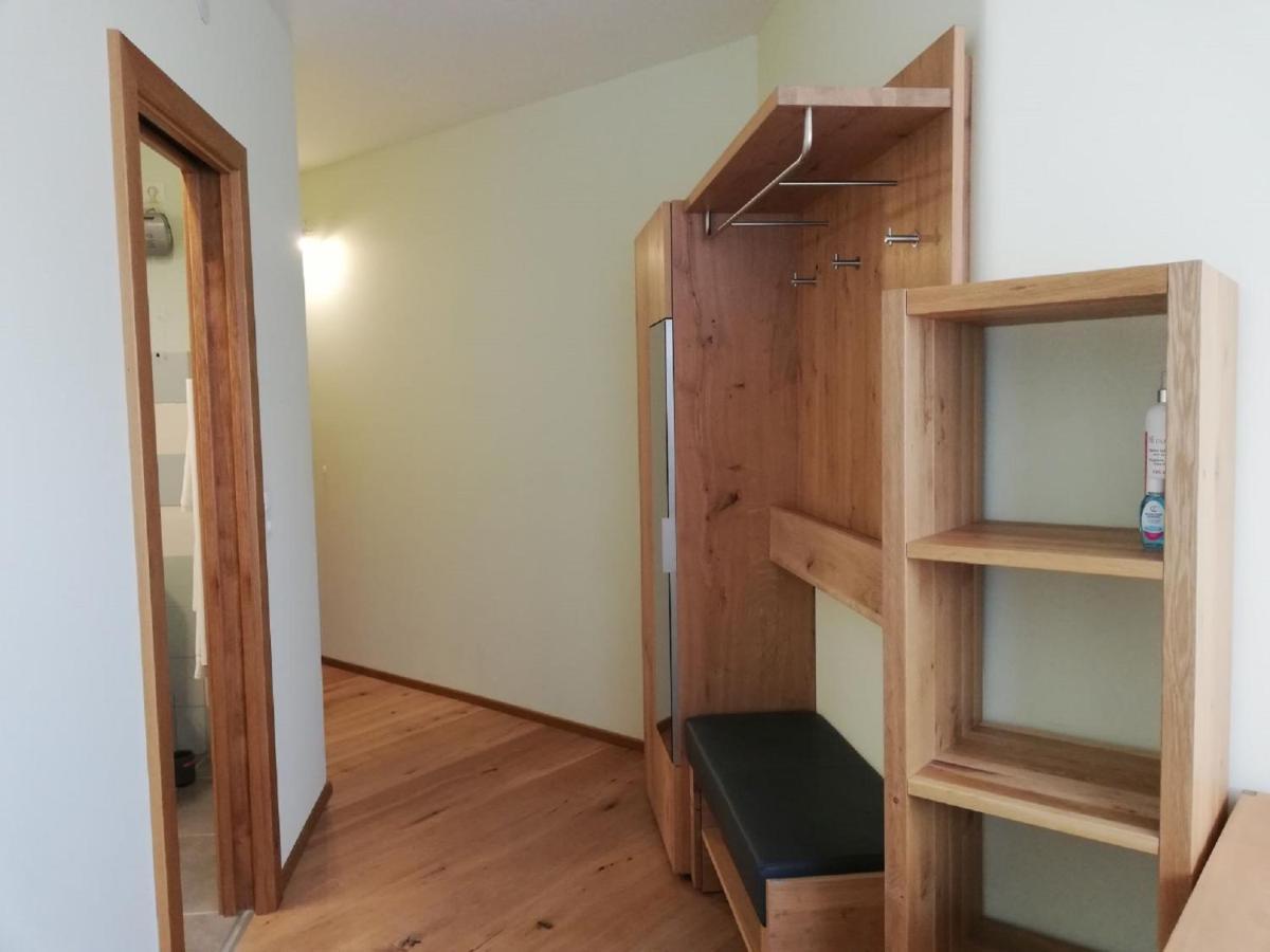 ホテル Haus Monti Maria Lanzendorf エクステリア 写真