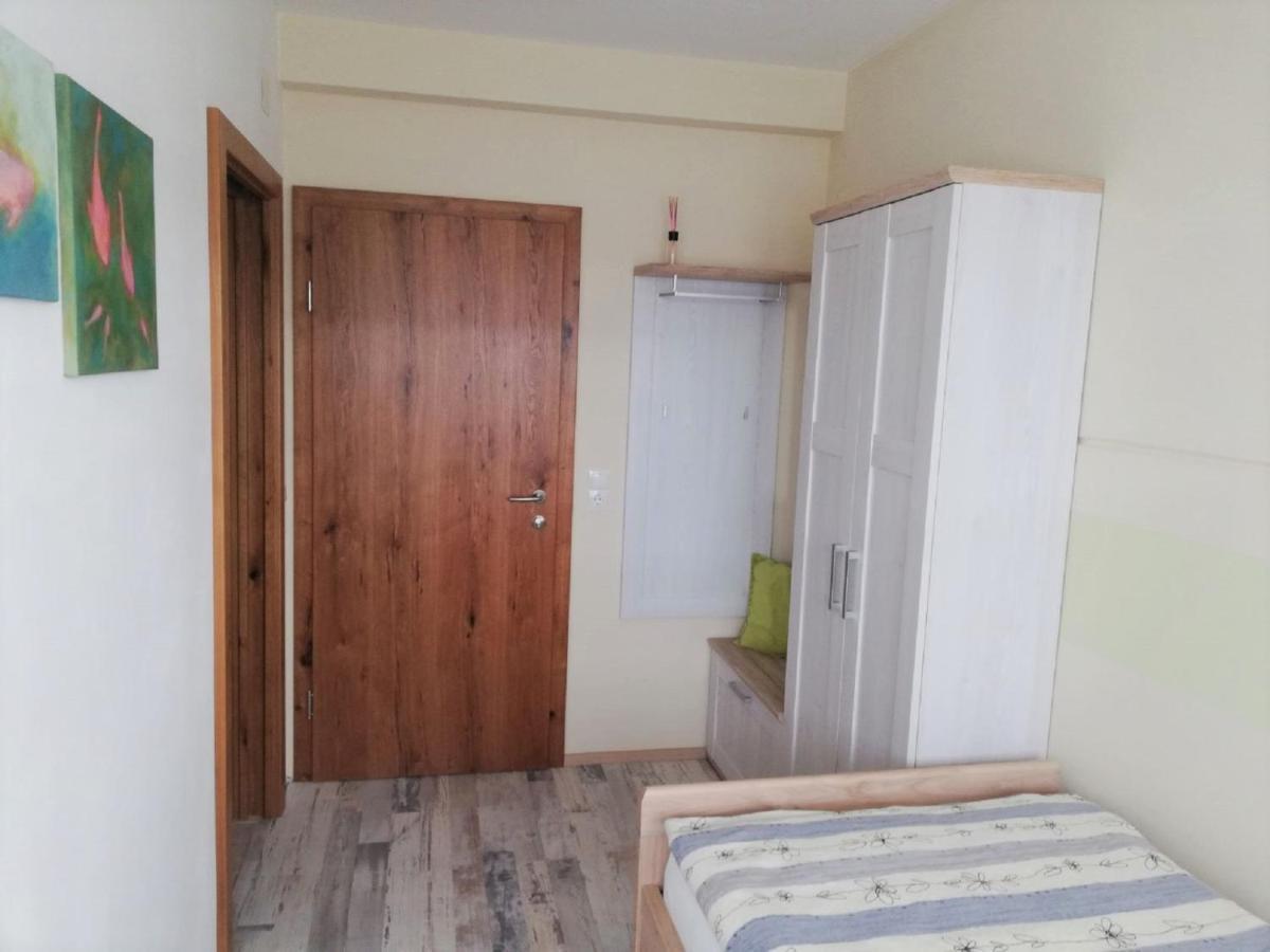 ホテル Haus Monti Maria Lanzendorf エクステリア 写真