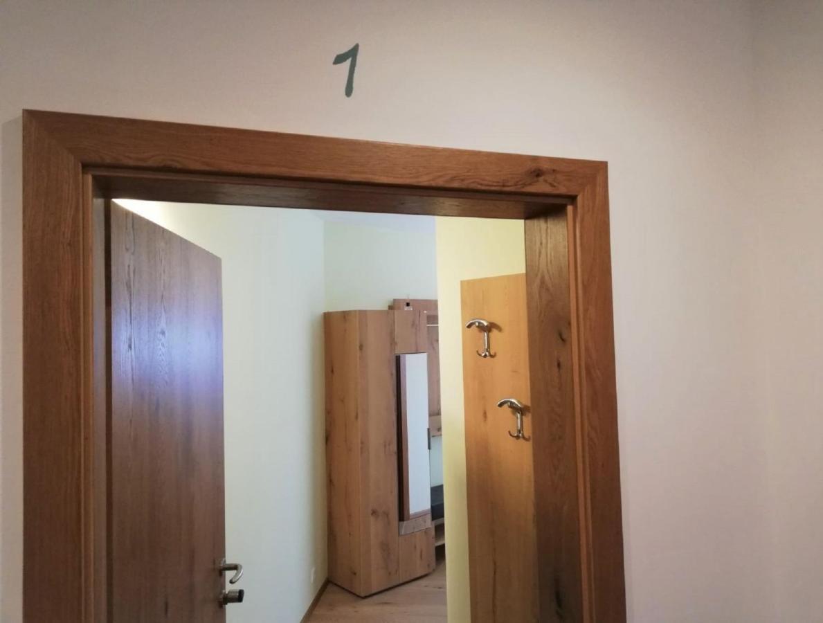 ホテル Haus Monti Maria Lanzendorf エクステリア 写真